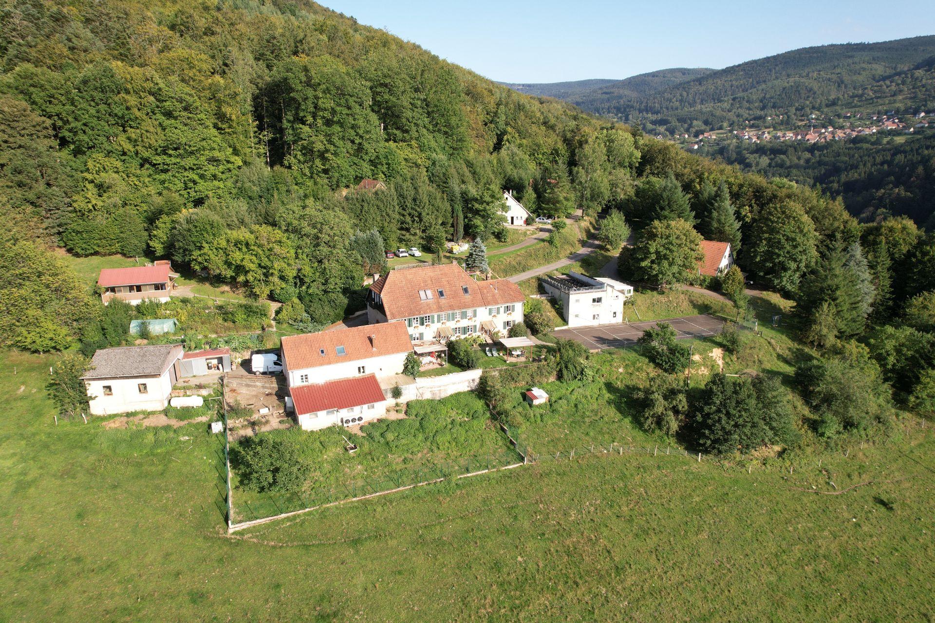 Vue aerienne basse du macon 1